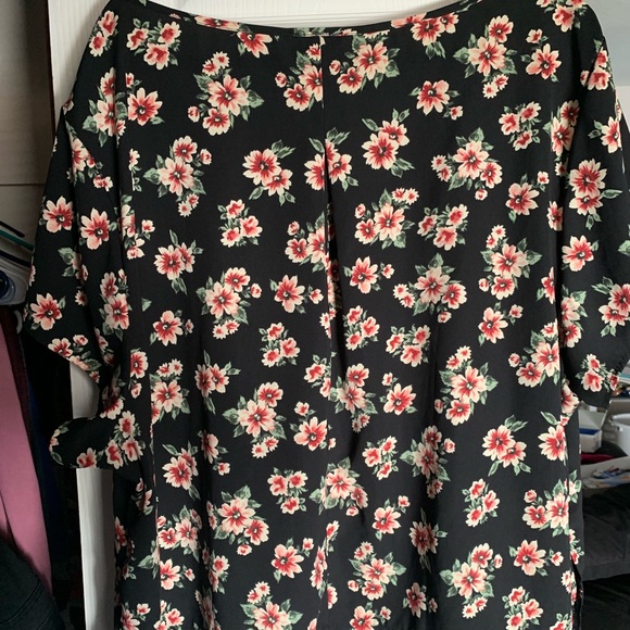 Floral Print Blouse - Picture 4 of 4